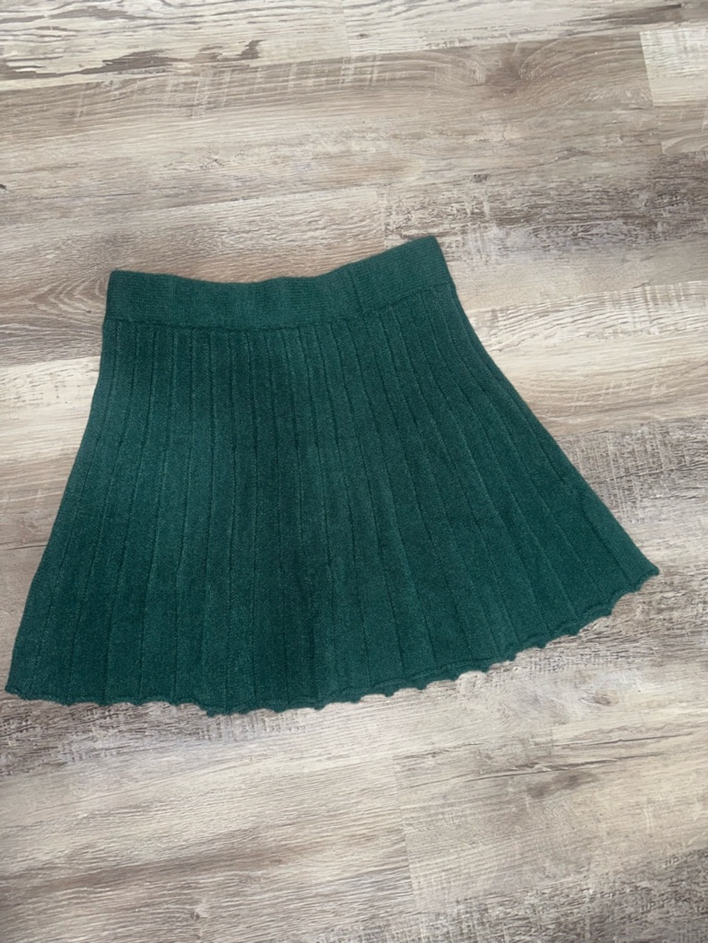 Fashion Nova Pleated Sweater Skirt (size XL)